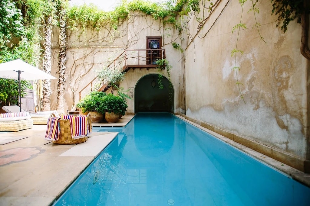 Conseils pour une eau de piscine cristalline